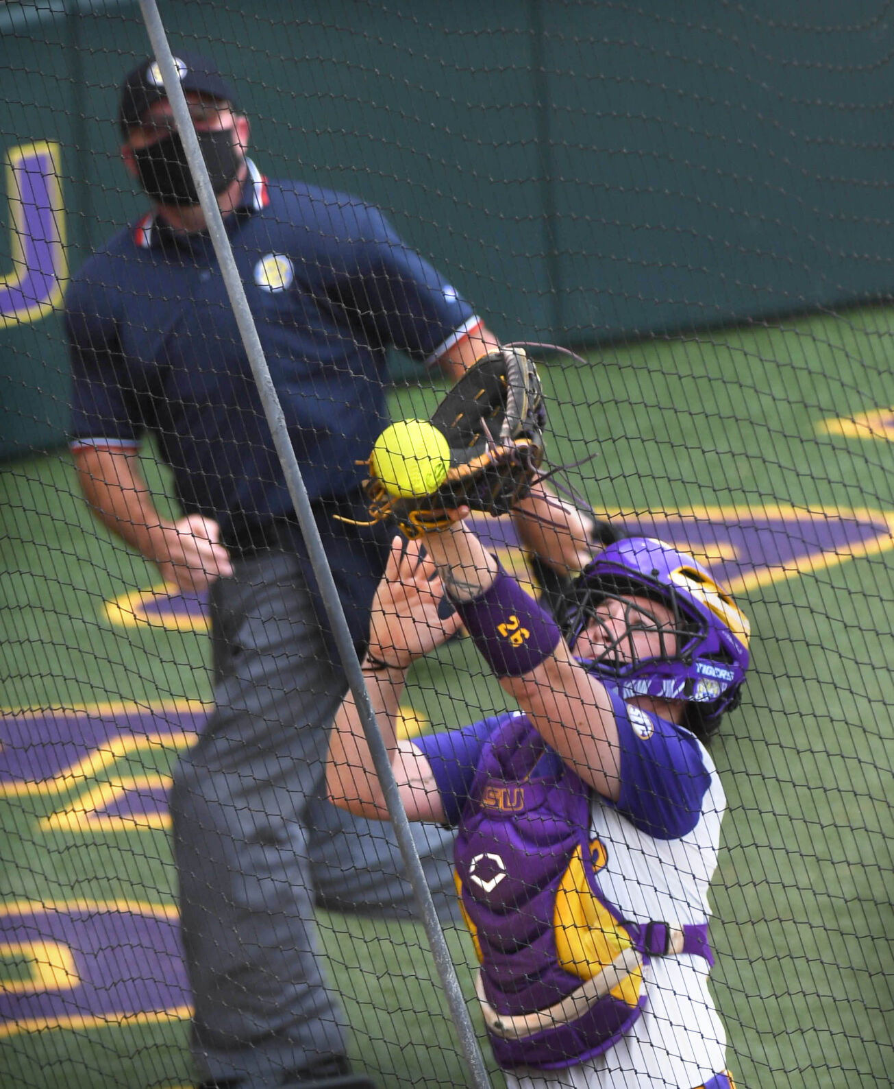 BR.lsusoftball.050421 TS 343.jpg